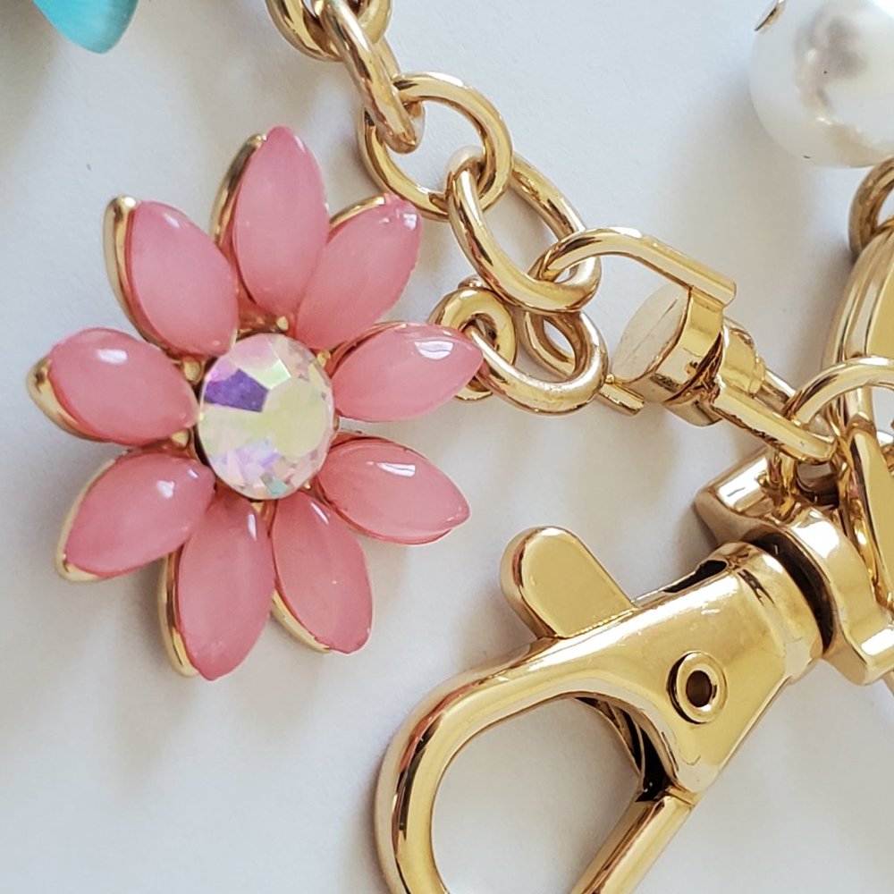 Flowers Keychain - Picture 6 of 6